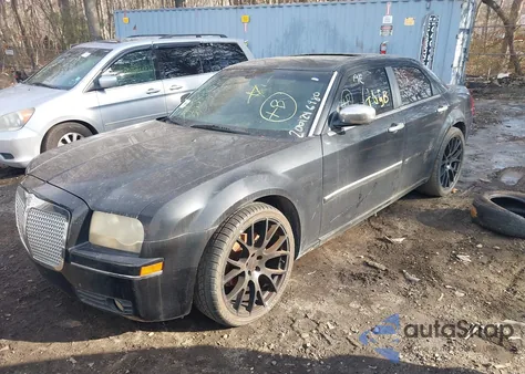 2006 Chrysler 300 Touring z USA, uszkodzony, nr VIN 2C3KA53G66H452748